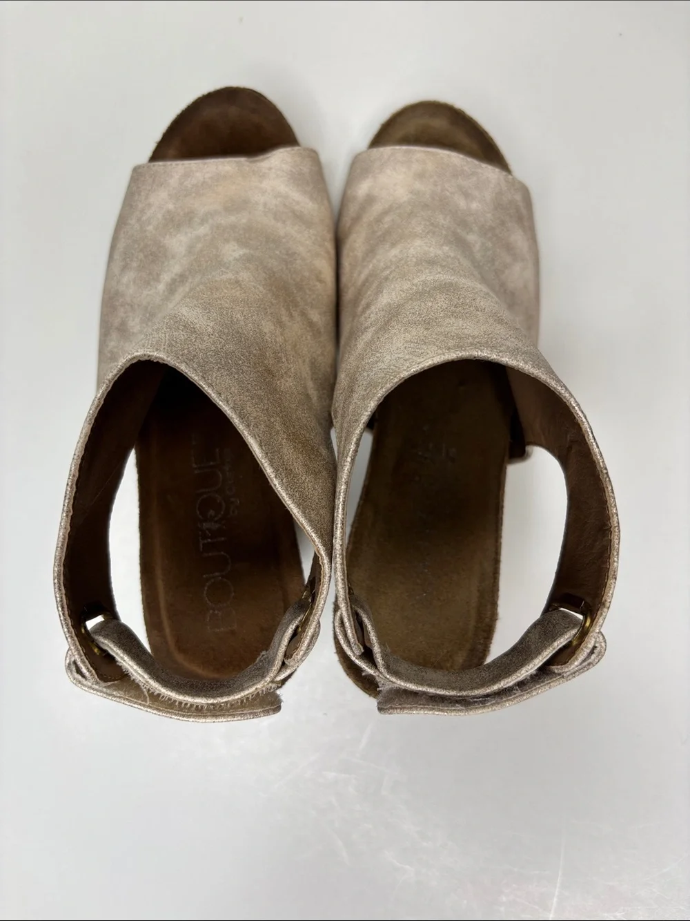 Boutique by Corky size 7 Peep-Toe Slingback Wedge in Shimmery Taupe